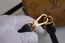 Chic Women's Crossbody Handbag - Luxury Premium Designer Style - NM4548