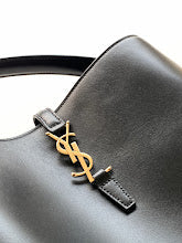 Premium Women's Crossbody Bag - Luxury Designer Fashion Accessory - NM3294