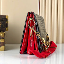 Luxury Iconic Crossbody Bag - Women's Elegant Designer Fashion - NM5382