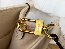 Premium Signature Crossbody - Chic Women's Luxury Designer Bag - NM4948