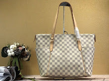 Designer Iconic Tote Handbag - Premium Luxury Women's Fashion - NM4138
