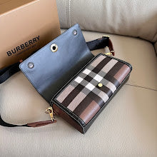 Chic Designer Crossbody Purse - Premium Luxury Women's Style - NM5606