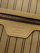 Designer Heritage Crossbody Bag - Premium Luxury Women's Fashion - NM4358