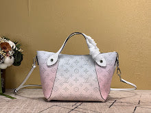 Chic Women's Crossbody Handbag - Luxury Premium Designer Style - NM5140