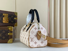 Chic Designer Tote Handbag - Luxury Premium Women's Fashion Bag - NM4442