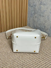 Chic Designer Satchel Bag - Luxury Women's Top Handle Handbag - NM3579