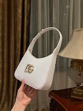 Luxury Monogram Shoulder Bag - Women's Elegant Designer Fashion - NM6917
