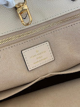 Designer Signature Tote - Premium Luxury Women's Fashion Bag - NM4152