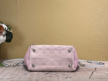 Chic Women's Crossbody Handbag - Luxury Premium Designer Style - NM5140