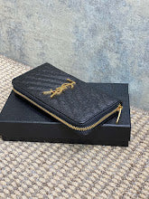 Luxury Signature Top Handle Bag - Elegant Women's Designer Handbag - NM3123