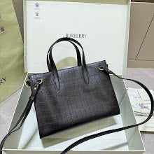 Premium Leather Crossbody Bag - Elegant Women's Designer Handbag - NM5501