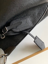 Designer Iconic Tote Handbag - Premium Luxury Women's Fashion - NM4195