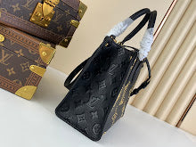Luxury Iconic Crossbody Bag - Women's Elegant Designer Fashion - NM4486