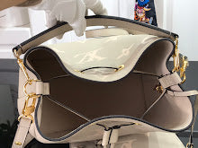 Luxury Signature Top Handle Bag - Elegant Women's Designer Handbag - NM5035