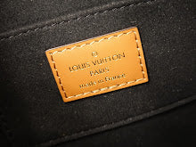 Premium Leather Crossbody Bag - Elegant Women's Designer Handbag - NM4707