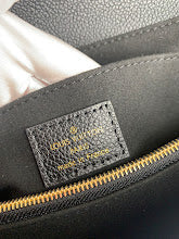 Luxury Monogram Shoulder Bag - Women's Elegant Designer Fashion - NM4815