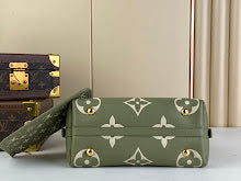 Premium Women's Crossbody Bag - Luxury Designer Fashion Accessory - NM4683
