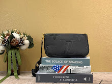 Premium Leather Crossbody Bag - Elegant Women's Designer Handbag - NM4263