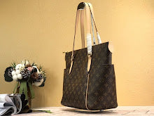 Premium Signature Crossbody - Chic Women's Luxury Designer Bag - NM4137