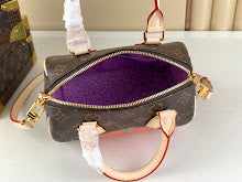 Designer Iconic Tote Handbag - Premium Luxury Women's Fashion - NM4583