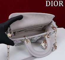 Chic Designer Shoulder Handbag - Premium Luxury Women's Style - NM7338