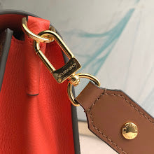 Luxury Signature Top Handle Bag - Elegant Women's Designer Handbag - NM4829