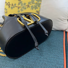Luxury Iconic Crossbody Bag - Women's Elegant Designer Fashion - NM2800