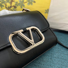 Luxury Structured Shoulder Bag - Women's Premium Designer Fashion - NM2790