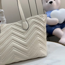 Chic Women's Designer Tote - Luxury Premium Handbag Style - NM4054
