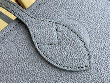Premium Women's Crossbody Bag - Luxury Designer Fashion Accessory - NM4933