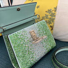 Luxury Iconic Crossbody Bag - Women's Elegant Designer Fashion - NM2769