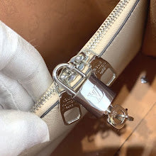 Premium Signature Shoulder Bag - Chic Women's Luxury Designer - NM4204