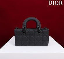 Chic Women's Crossbody Handbag - Luxury Premium Designer Style - NM7429