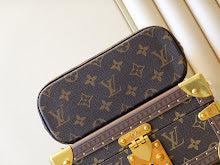 Luxury Signature Top Handle Bag - Elegant Women's Designer Handbag - NM4321
