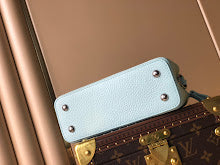 Premium Signature Crossbody - Chic Women's Luxury Designer Bag - NM4362