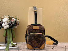 Premium Leather Crossbody Bag - Elegant Women's Designer Handbag - NM5043