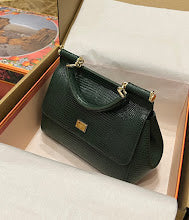 Chic Women's Designer Tote - Luxury Premium Handbag Style - NM7148