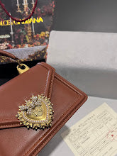 Luxury Iconic Crossbody Bag - Women's Elegant Designer Fashion - NM6712