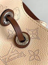 Premium Signature Crossbody - Chic Women's Luxury Designer Bag - NM4198