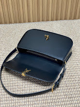 Premium Women's Crossbody Bag - Luxury Designer Fashion Accessory - NM3785