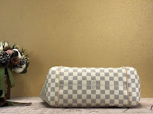 Designer Iconic Tote Handbag - Premium Luxury Women's Fashion - NM4138