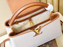Luxury Iconic Crossbody Bag - Women's Elegant Designer Fashion - NM4372