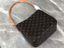Luxury Monogram Shoulder Bag - Women's Elegant Designer Fashion - NM4332
