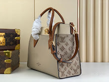 Premium Women's Crossbody Bag - Luxury Designer Fashion Accessory - NM4271