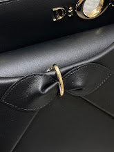 Chic Designer Tote Handbag - Luxury Premium Women's Fashion Bag - NM7418