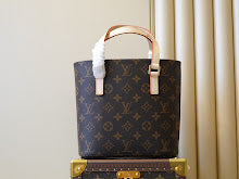 Luxury Signature Top Handle Bag - Elegant Women's Designer Handbag - NM4321