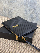 Luxury Iconic Crossbody Bag - Women's Elegant Designer Fashion - NM3802