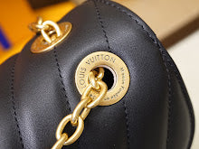 Luxury Iconic Crossbody Bag - Women's Elegant Designer Fashion - NM5077