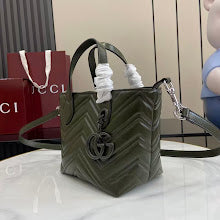 Luxury Iconic Crossbody Bag - Women's Elegant Designer Fashion - NM4020