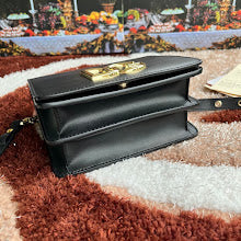 Luxury Signature Top Handle Bag - Elegant Women's Designer Handbag - NM7126